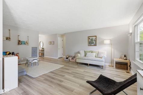 624 Colbarn Drive Fishers IN 46038