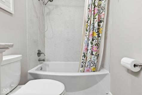 624 Colbarn Drive Fishers IN 46038