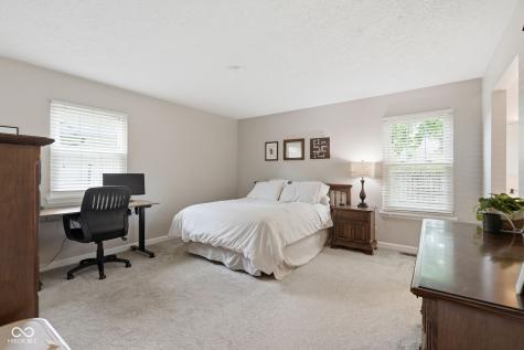 624 Colbarn Drive Fishers IN 46038