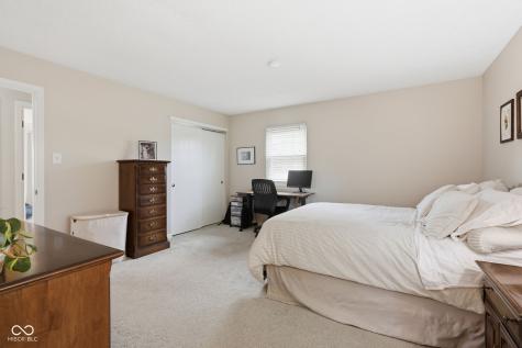 624 Colbarn Drive Fishers IN 46038