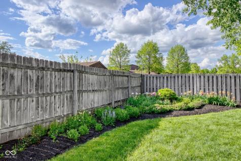624 Colbarn Drive Fishers IN 46038