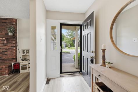 624 Colbarn Drive Fishers IN 46038