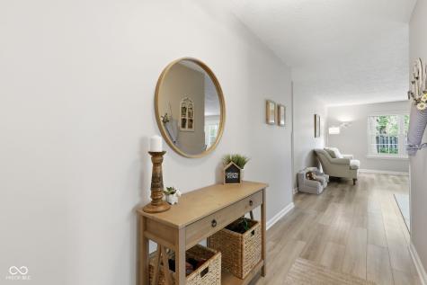624 Colbarn Drive Fishers IN 46038