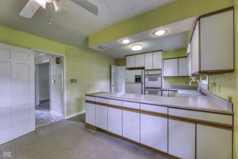569 King Drive Indianapolis IN 46260