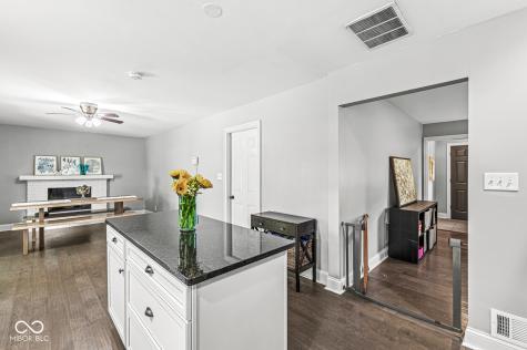 8644 Central Avenue Indianapolis IN 46240