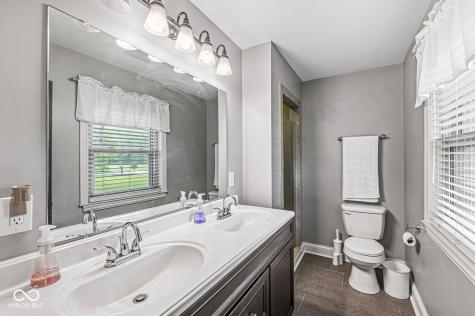 8644 Central Avenue Indianapolis IN 46240