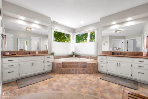 875 Baywood Court Columbus IN 47201