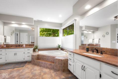 875 Baywood Court Columbus IN 47201