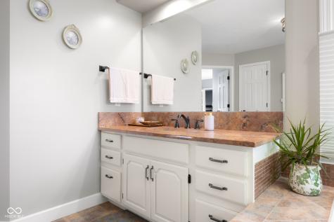 875 Baywood Court Columbus IN 47201