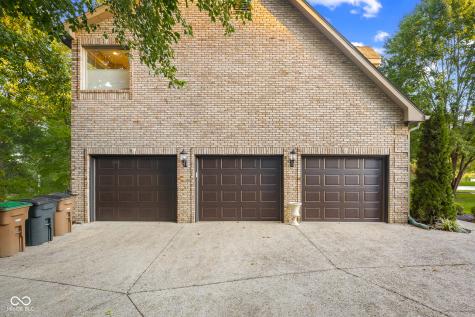 875 Baywood Court Columbus IN 47201
