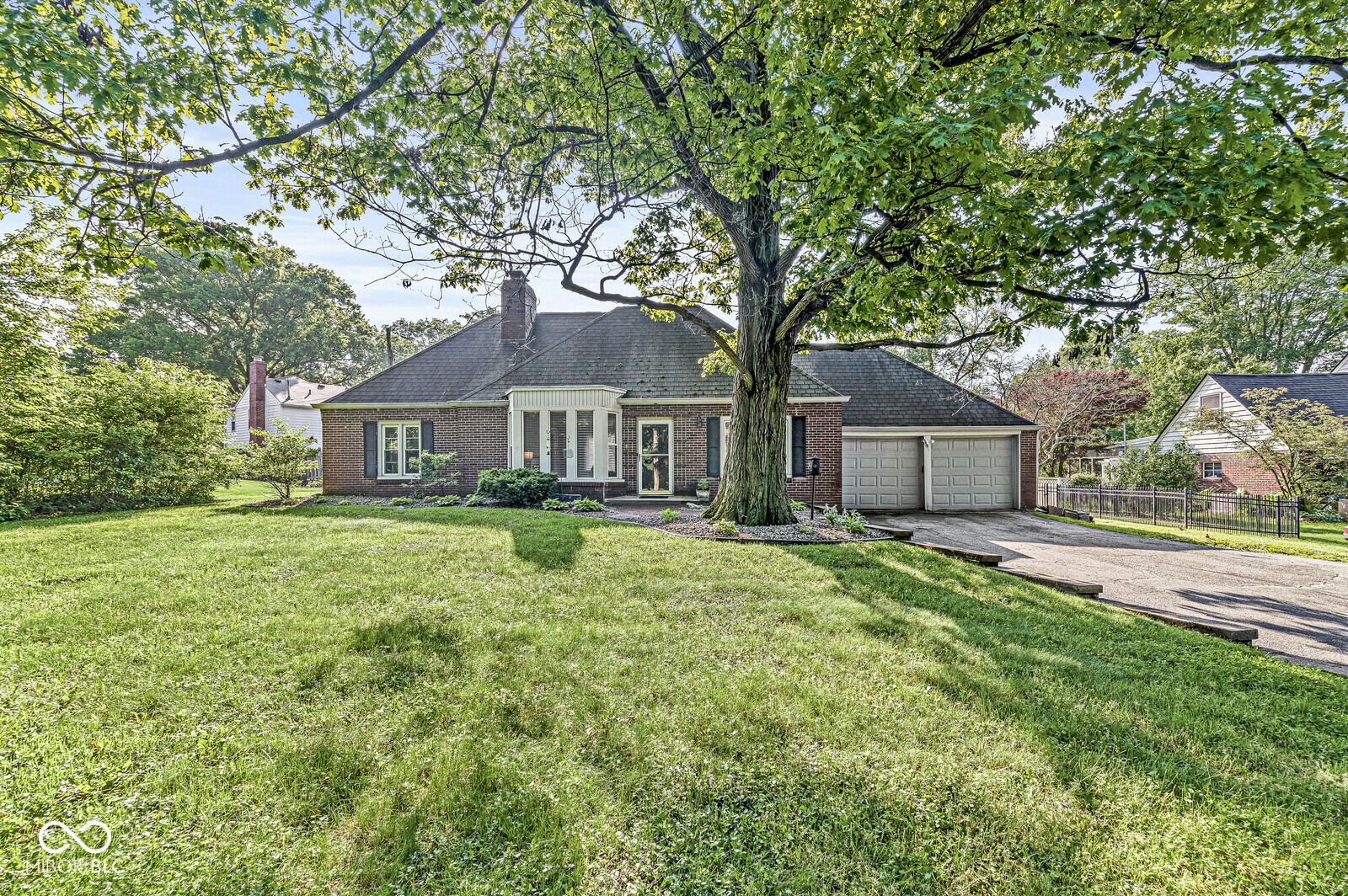 5747 Allisonville Road Indianapolis IN 46220