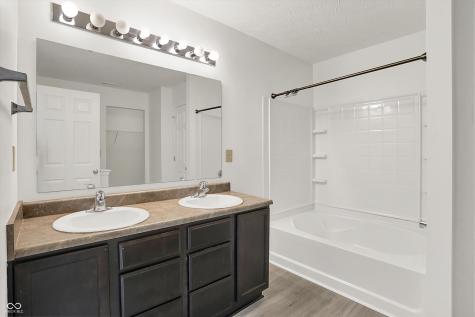 3222 Enclave Lane Greenwood IN 46143