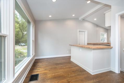 654 W 77th Street North Drive Indianapolis IN 46260