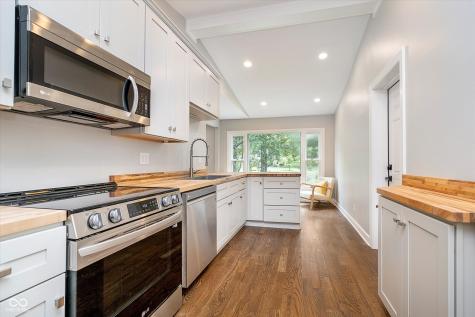 654 W 77th Street North Drive Indianapolis IN 46260