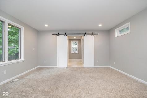 654 W 77th Street North Drive Indianapolis IN 46260