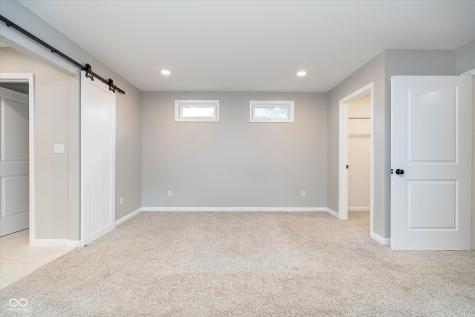 654 W 77th Street North Drive Indianapolis IN 46260