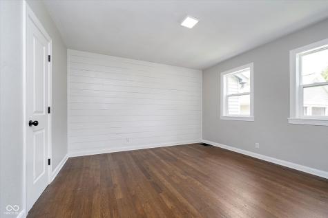 654 W 77th Street North Drive Indianapolis IN 46260