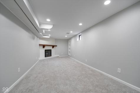 654 W 77th Street North Drive Indianapolis IN 46260