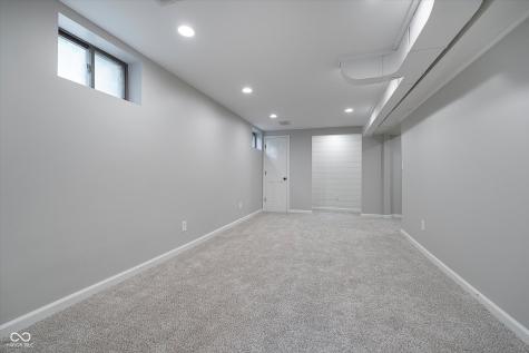 654 W 77th Street North Drive Indianapolis IN 46260