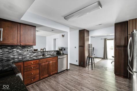 9216 Homeside Drive Indianapolis IN 46250