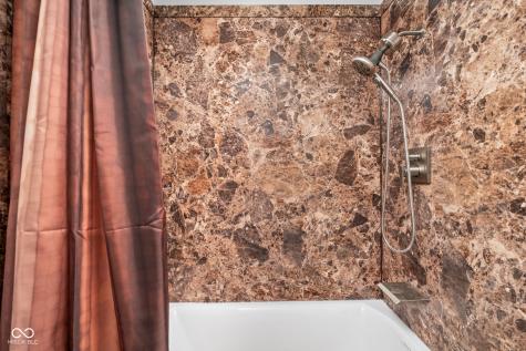 9216 Homeside Drive Indianapolis IN 46250