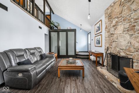 9216 Homeside Drive Indianapolis IN 46250