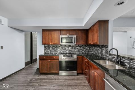9216 Homeside Drive Indianapolis IN 46250