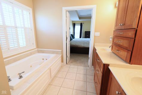 8605 Shamrock Lane Yorktown IN 47396