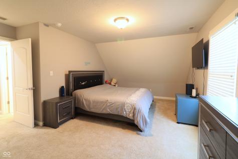 8605 Shamrock Lane Yorktown IN 47396