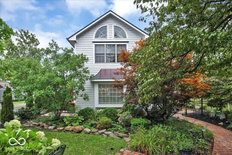 985 W Oak Street Zionsville IN 46077