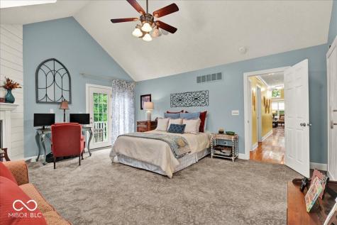 985 W Oak Street Zionsville IN 46077
