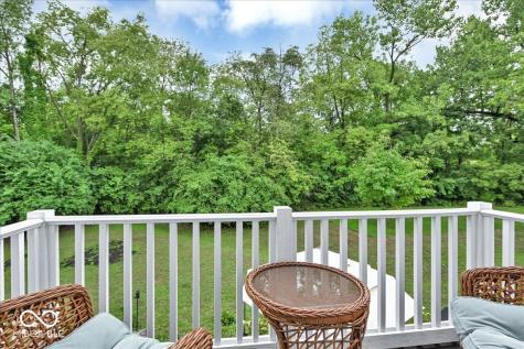 985 W Oak Street Zionsville IN 46077