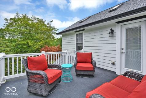 985 W Oak Street Zionsville IN 46077