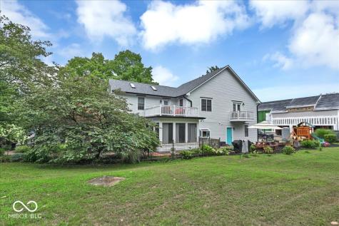 985 W Oak Street Zionsville IN 46077