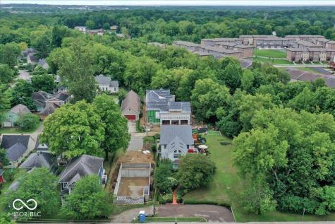 985 W Oak Street Zionsville IN 46077