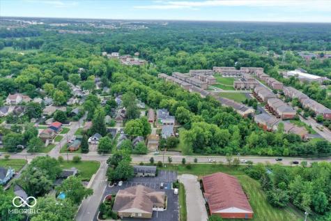 985 W Oak Street Zionsville IN 46077
