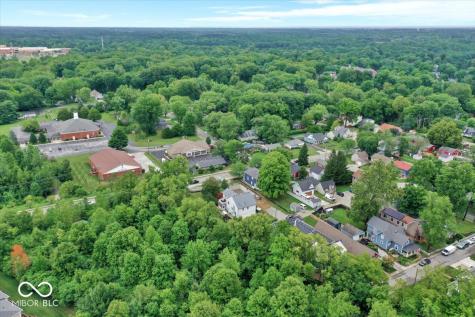 985 W Oak Street Zionsville IN 46077