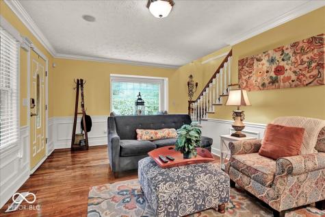 985 W Oak Street Zionsville IN 46077