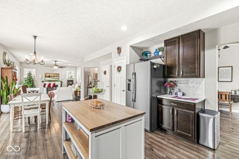 6329 Silver Leaf Drive Zionsville IN 46077