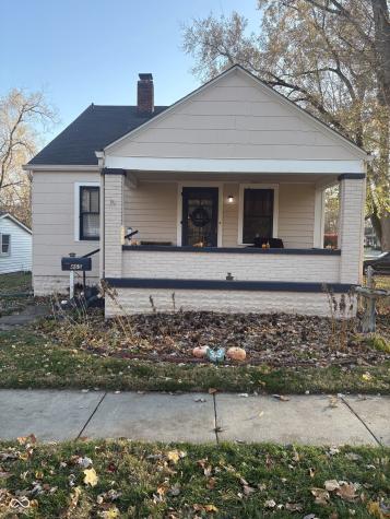 465 W Hawthorne Street Zionsville IN 46077