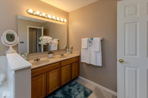 13723 Gladden Lane Fishers IN 46038