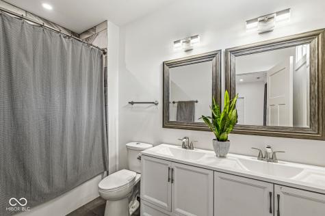1048 Saint Peter Street Indianapolis IN 46203