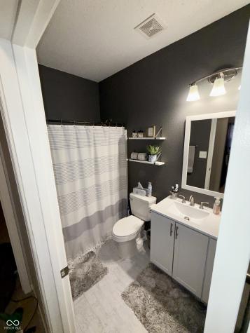 5763 Dollar Forge Drive Indianapolis IN 46221