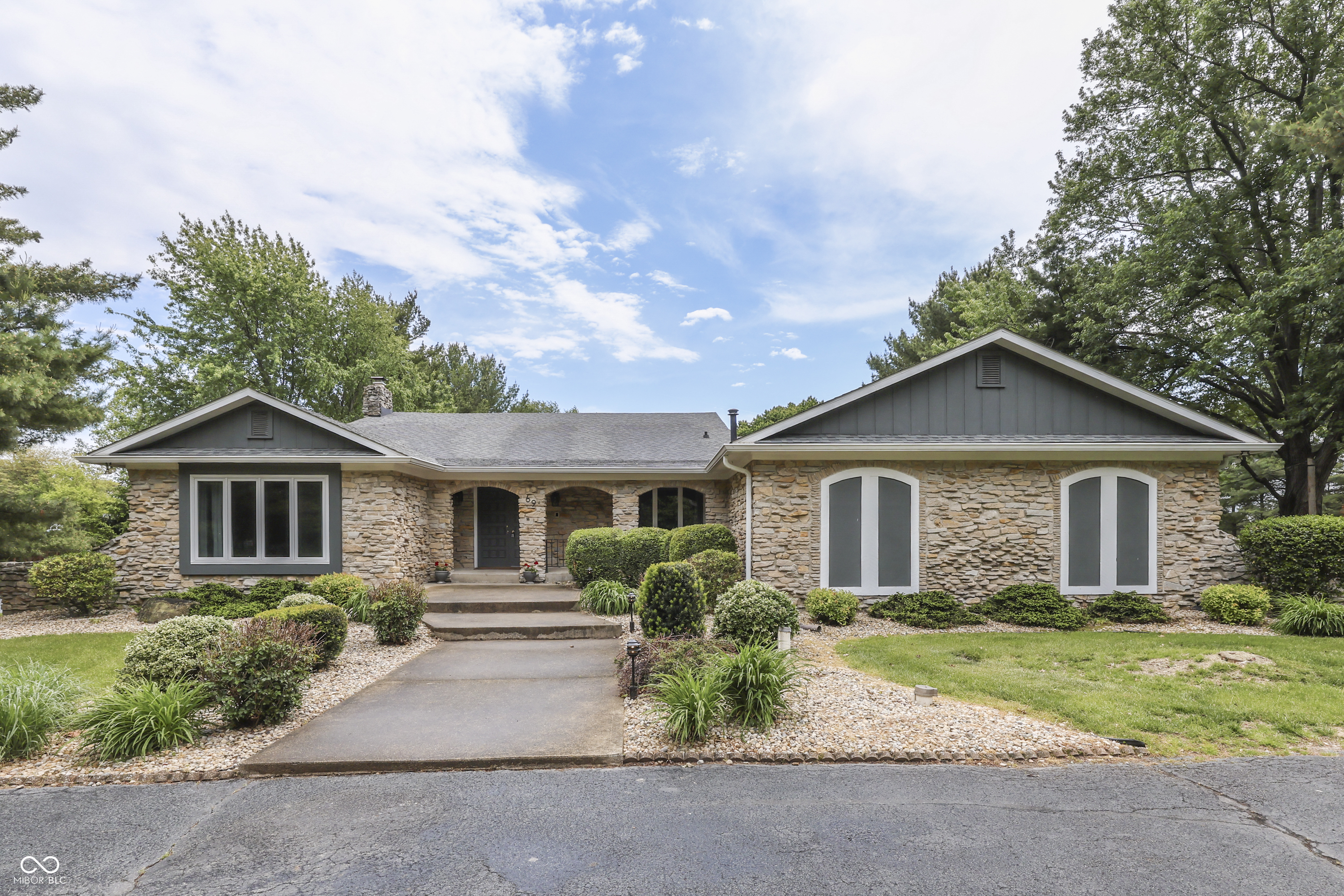 69 E Maple Drive Franklin IN 46131