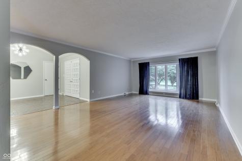 69 E Maple Drive Franklin IN 46131