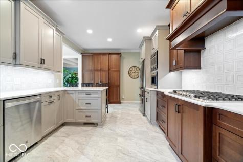 11416 E Lakeshore Drive Carmel IN 46033