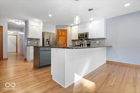 1893 Water Oak Way Avon IN 46123