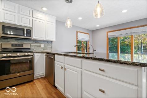1893 Water Oak Way Avon IN 46123