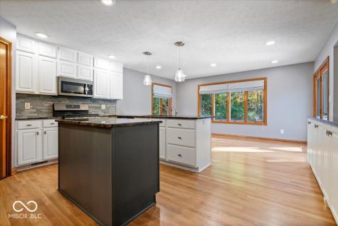 1893 Water Oak Way Avon IN 46123