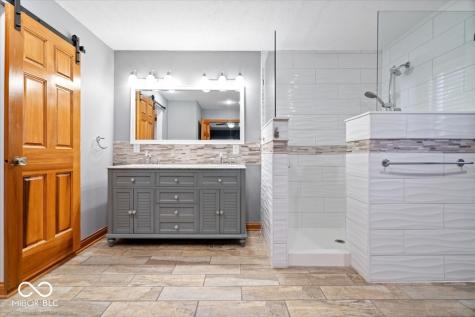 1893 Water Oak Way Avon IN 46123